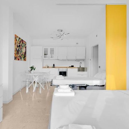 Yellow Flat Central Milan Luaran gambar