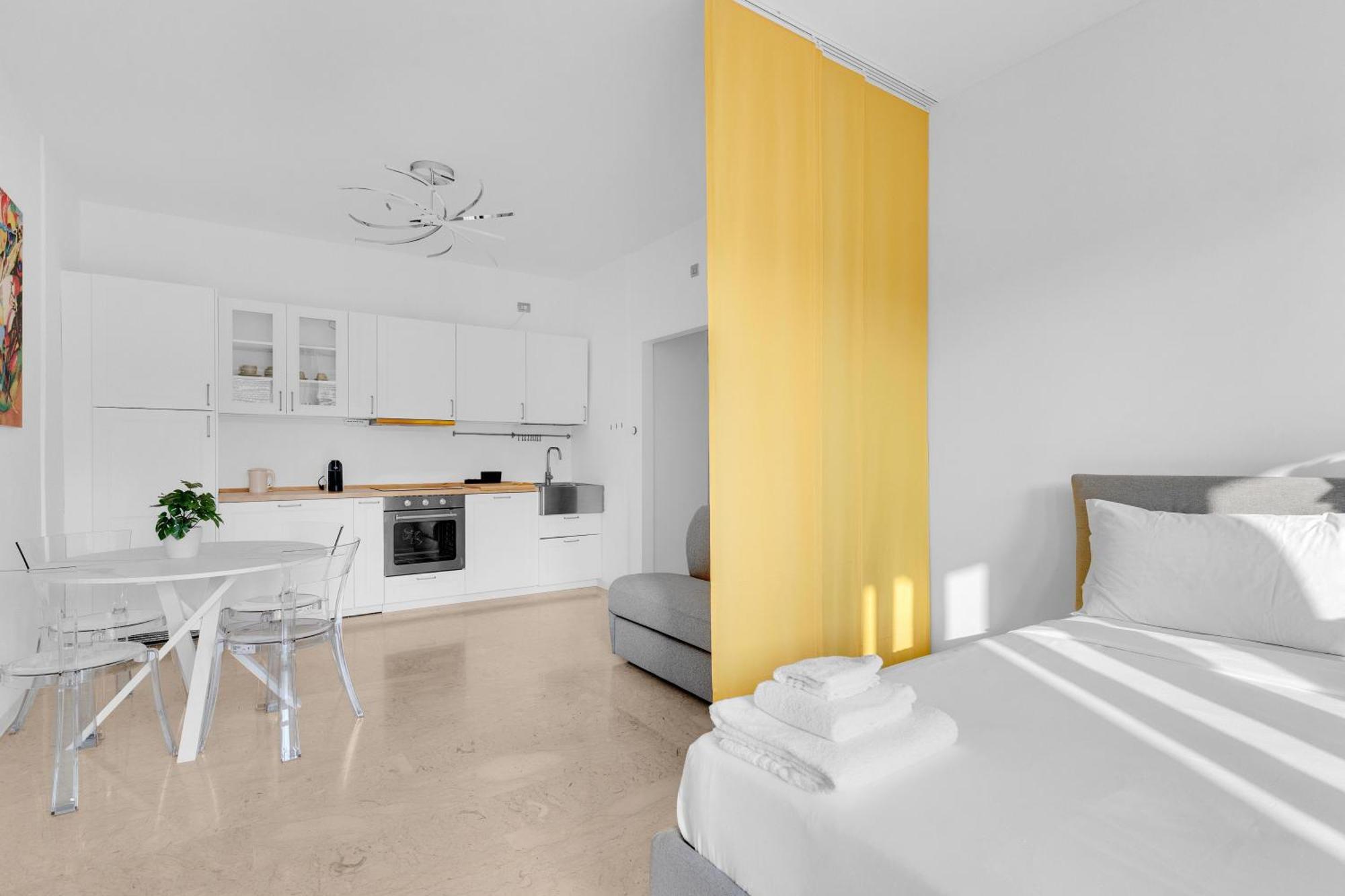Yellow Flat Central Milan Luaran gambar